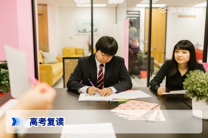 2026年湖南高考复读年龄限制全解析:没有上限,但需注意这些条件