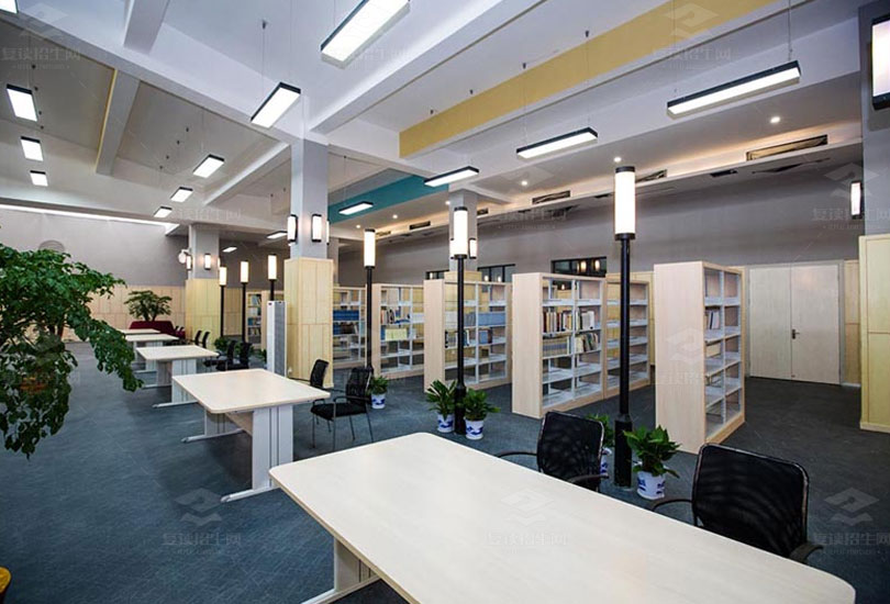 长沙市中加高级中学